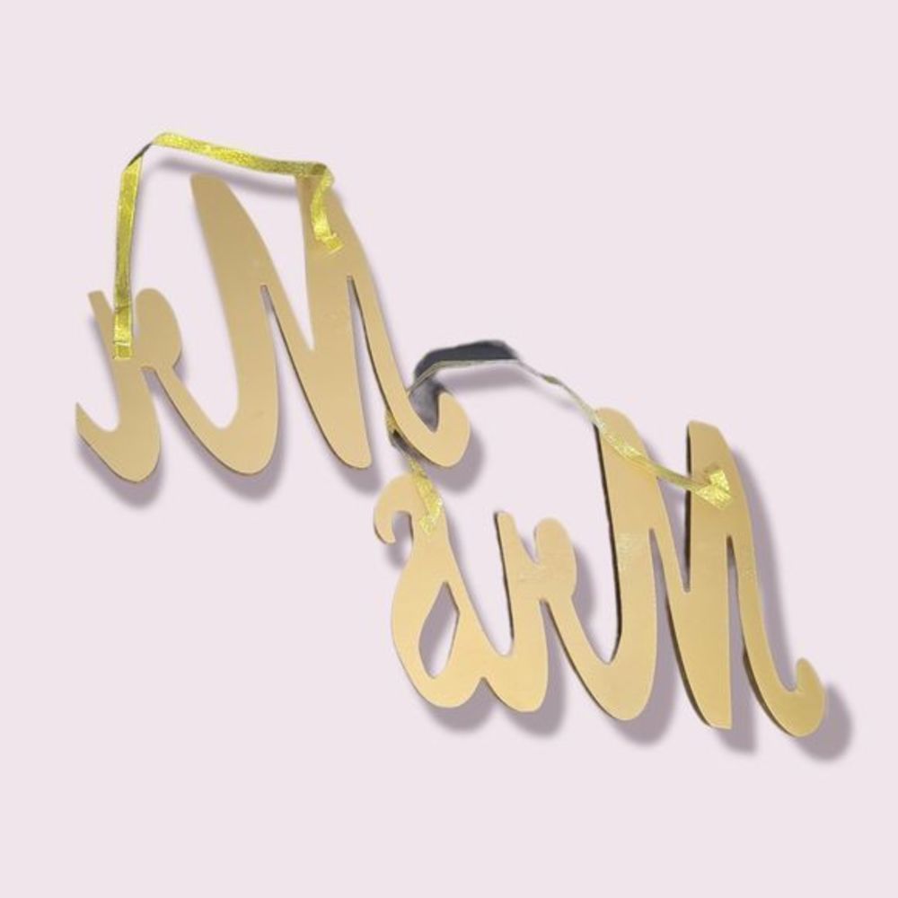 3/$15 🔴 Gold Glitter Mr &‎ Mrs Hanging Wood Signs - Picture 4 of 4